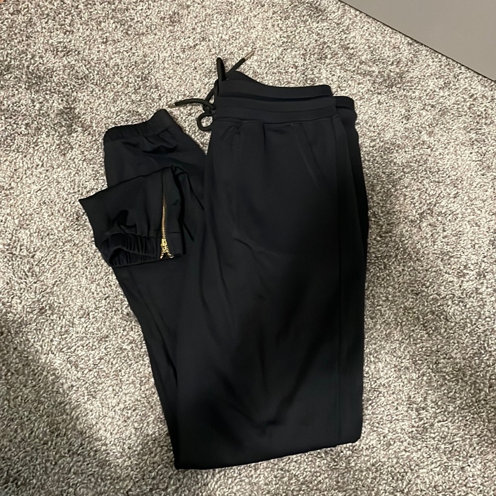 Zyia black Peak jogger with zippers at ankle size xxsmall.